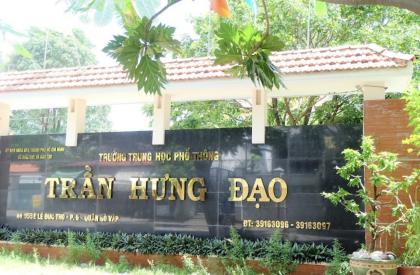 Biệt thự 4 lầu đẹp lung linh khu VIP Nguyễn Oanh, ngang 8m, 160m2, tặng NT có gara 19.5 tỷ